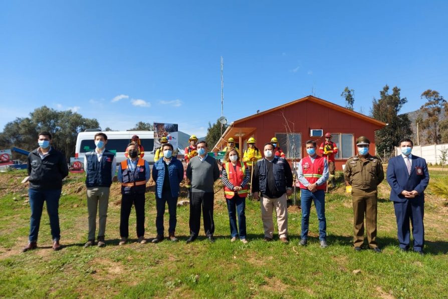 CONAF realiza presentación de brigada para el combate de incendios forestales en la provincia