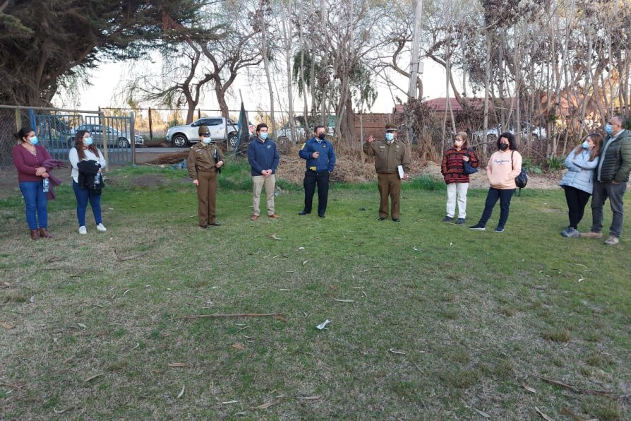 Autoridades se reúnen con vecinos de Lumbreras de Puangue para avanzar en materia de seguridad