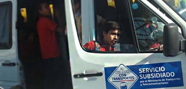 Transportistas podrán postular a licitación para implementar servicios para escolares