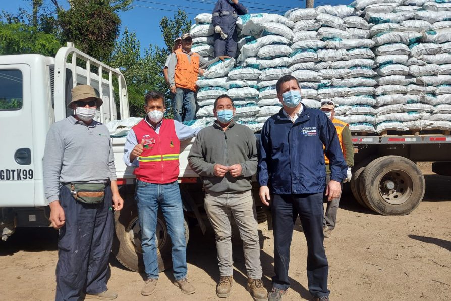 Cerca de 200 ganaderos, apicultores y regantes de Melipilla reciben importante beneficio del Ministerio de Agricultura