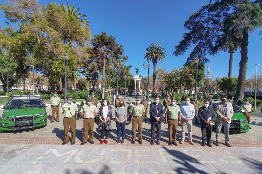 Delegada Presidencial Provincial participa en ceremonia de entrega de vehículos policiales para Carabineros de Melipilla y Curacaví