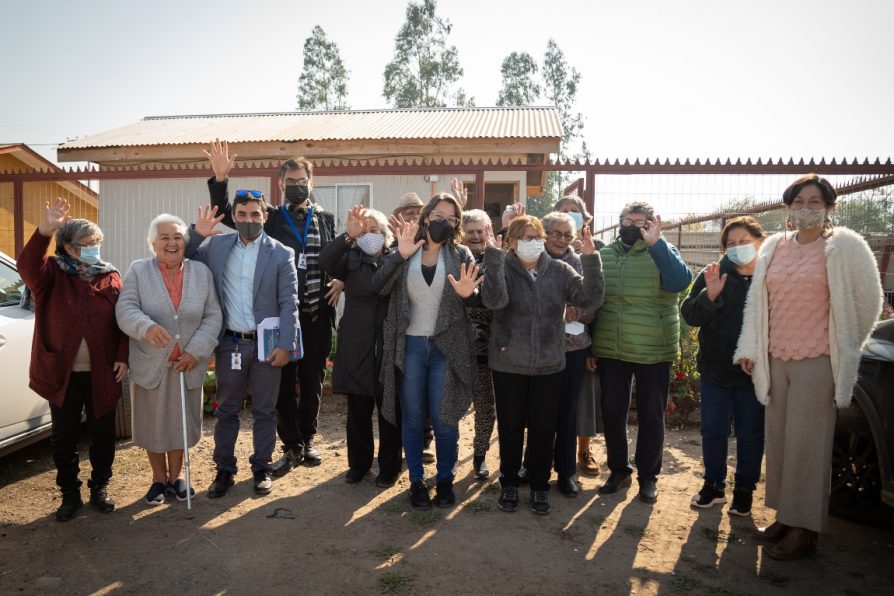 Autoridad provincial comparte desayuno con Club de Personas Mayores “San Matías” de Huechún