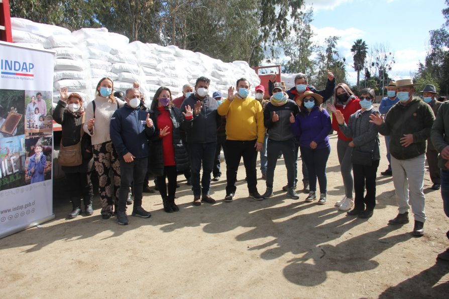 115 agricultores de María Pinto son beneficiados con fertilizante para incentivar la siembra en primavera