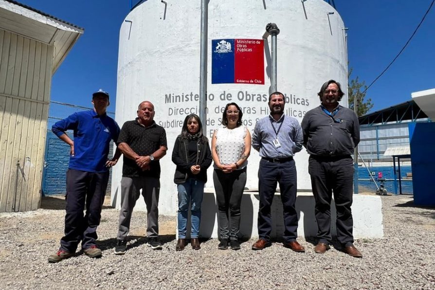 <strong>Autoridades se reúnen con dirigentes de APR de El Bollenar</strong>