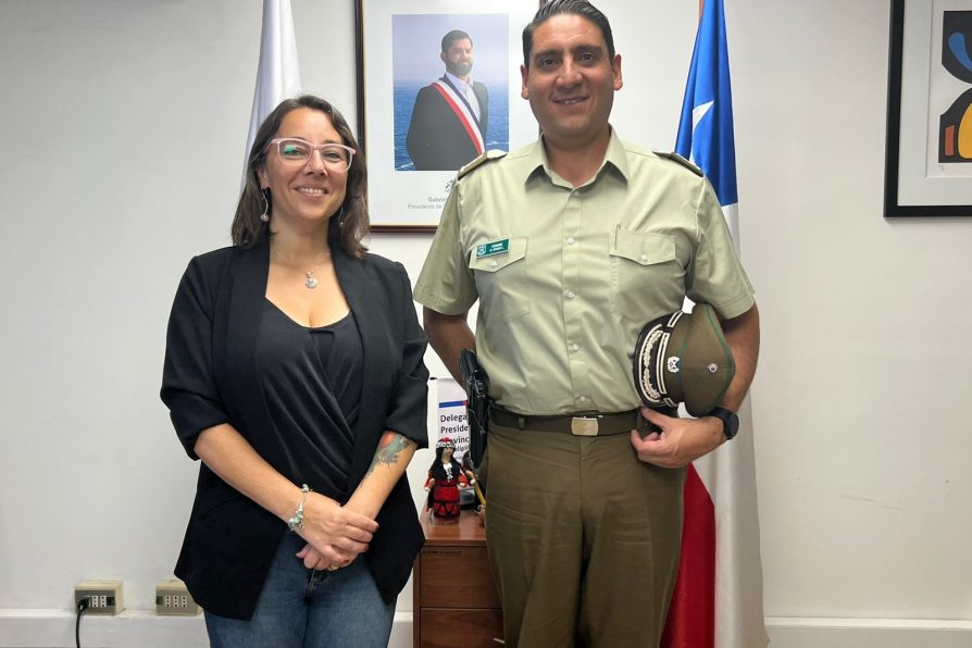 Delegada Sandra Saavedra sostiene encuentro protocolar con nuevo Prefecto de Carabineros