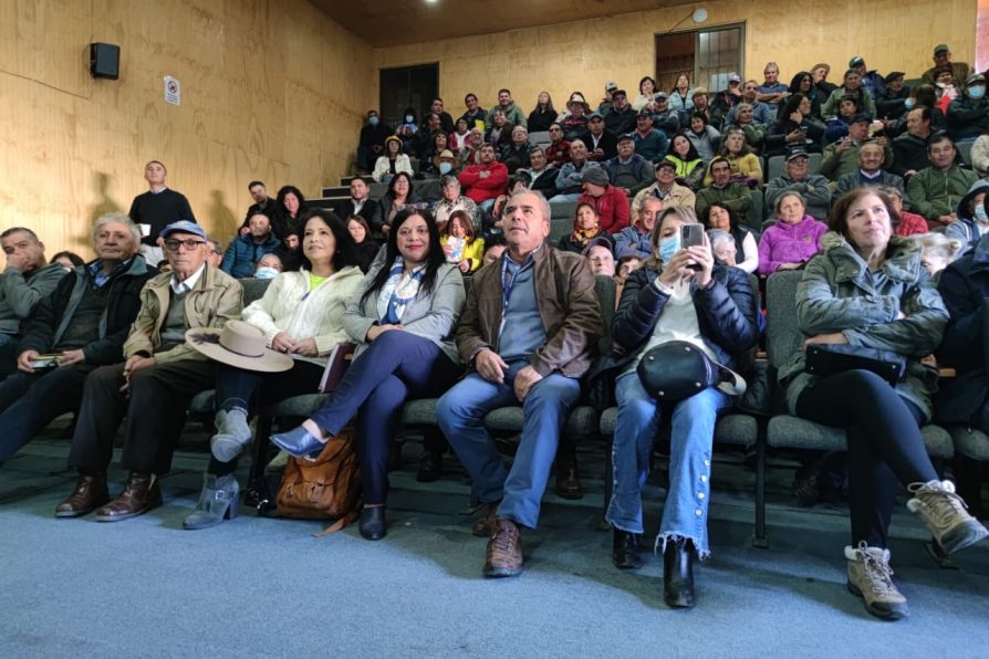 Realizan charla informativa sobre modificación al Código de Aguas en comuna de San Pedro