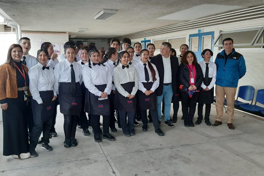 Delegación Provincial de Melipilla asiste a ceremonia de finalización de cursos de Fundación CADEL