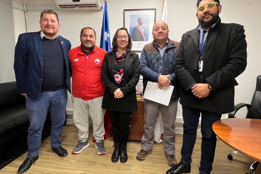 Delegada Sandra Saavedra sostiene reunión con la Asociación de Tenis de Mesa Melipilla Unido