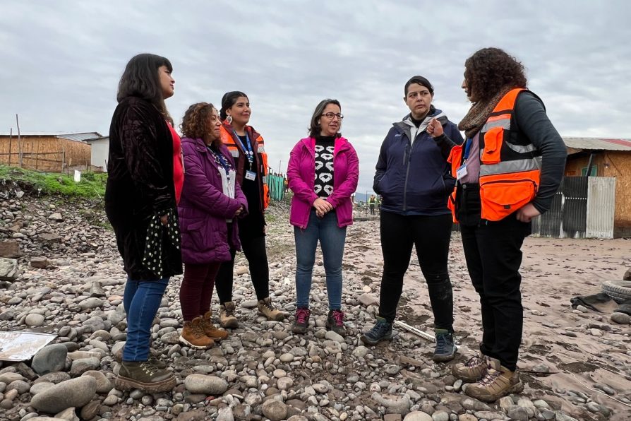 Autoridades dan inicio a toma de catastro a hogares damnificados por desborde de Río Maipo en Melipilla