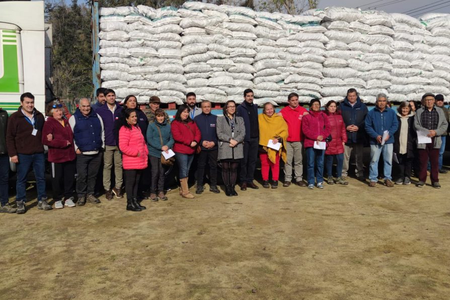 Agricultores reciben apoyo de INDAP tras emergencia agrícola por lluvias