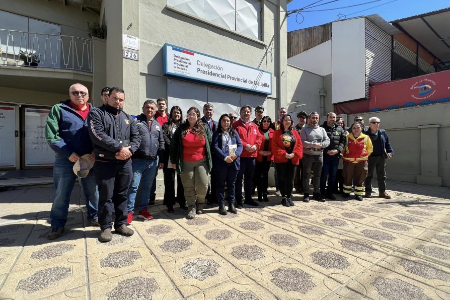 Delegada Sandra Saavedra y Director RM de CONAF encabezan Mesa Provincial de Incendios Forestales