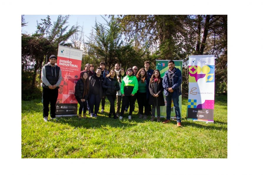 Estudiantes de la carrera de Diseño Industrial de UTEM realizan visita educativa a dependencias de CONAF