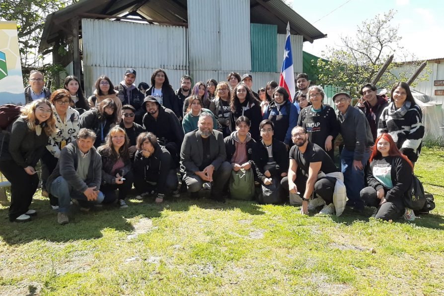 Estudiantes de UTEM realizan visita a cooperativas apícolas de Melipilla y Alhué gracias a convenio con Delegación Provincial