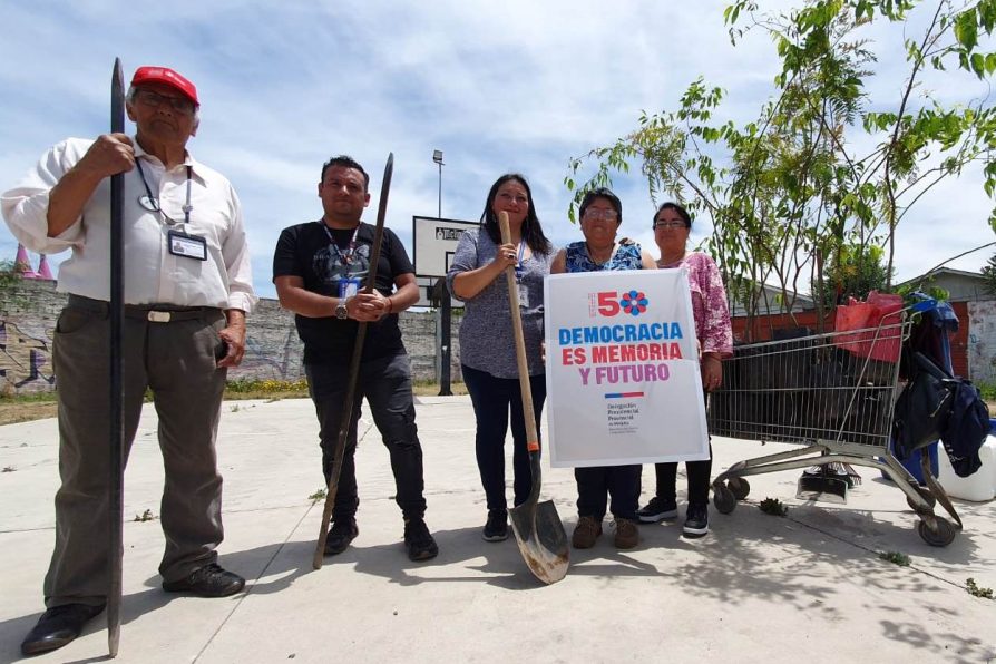 Jornada de plantación de Árboles por la Memoria se realizó en Población Padre Demetrio Bravo de Melipilla