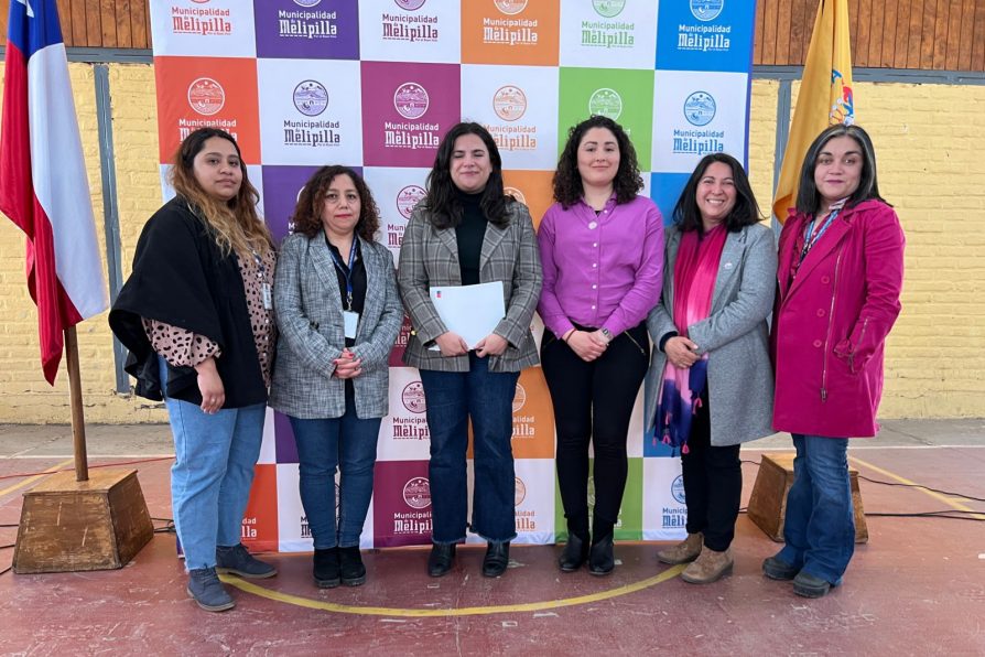 Ministra de la Mujer y Equidad de Género sostiene conversatorio con mujeres de Bollenar en el marco del Proyecto de Ley de Presupuesto 2024