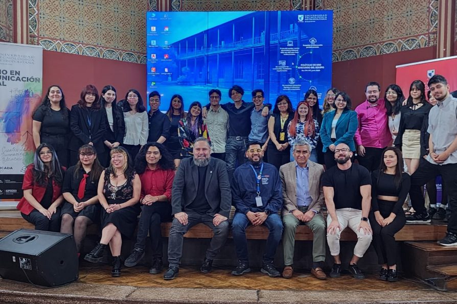 Estudiantes de Diseño Gráfico de UTEM realizan presentación de proyectos que buscan potenciar la miel alhuina