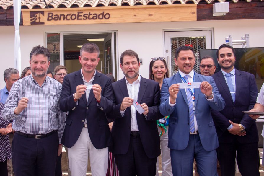 Autoridades inauguran sucursal de BancoEstado en comuna de Alhué