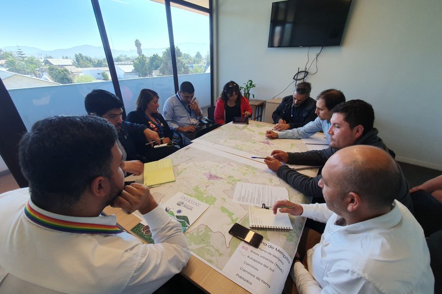 Sostienen encuentro de trabajo en Melipilla junto a la Comisión Nacional de Riego para determinar el plan de acción 2024  