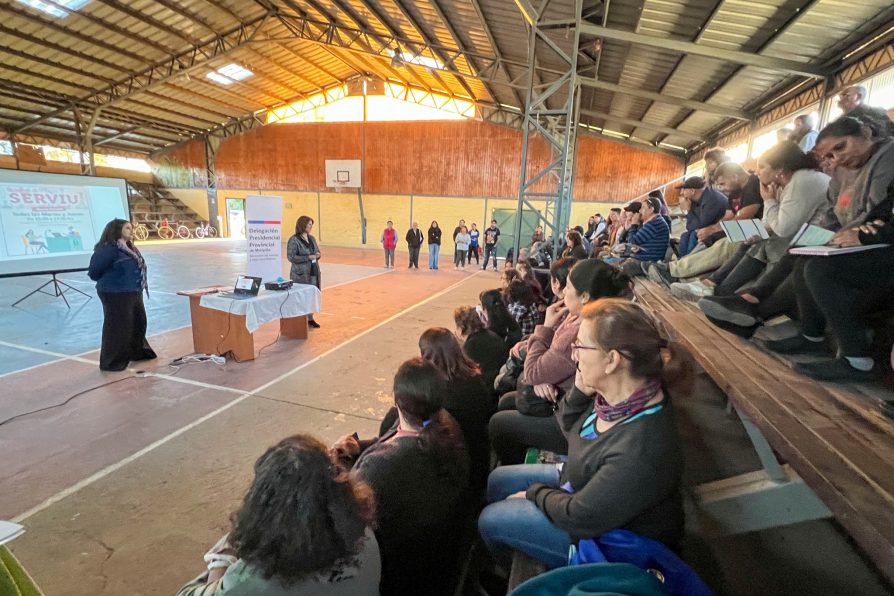 Delegación Provincial de Melipilla junto a SERVIU continúan realizando charlas informativas en materia de vivienda