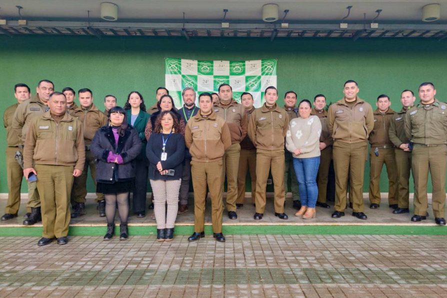 Carabineros de las comisarías de Melipilla y Curacaví se capacitan en materia de Violencia de Género y Primera Acogida