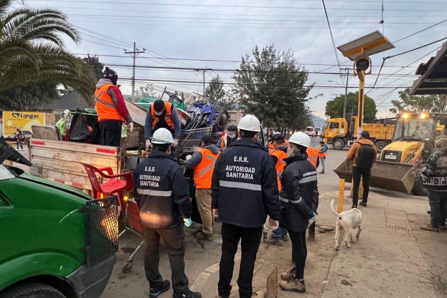 Realizan nuevo operativo de decomiso de cocinerías ilegales en Melipilla
