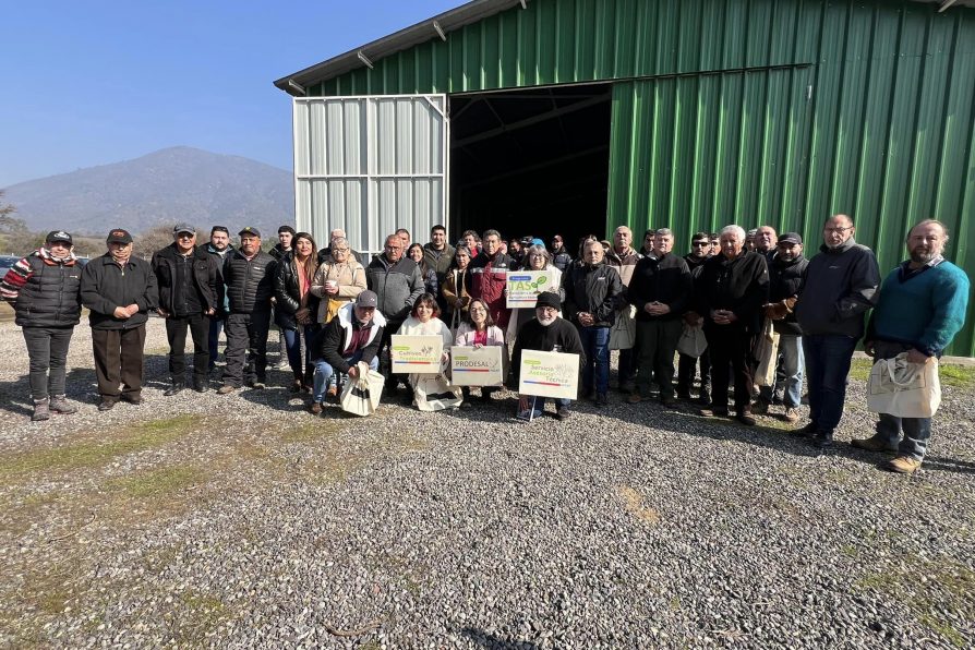 Agricultores de la Provincia de Melipilla participan de jornada de sociabilización de programas y subsidios INDAP