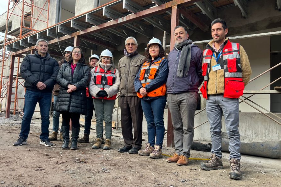 Autoridades realizan visita inspectiva a obras de reposición del Cuartel de Bomberos de la Primera Compañía de Melipilla