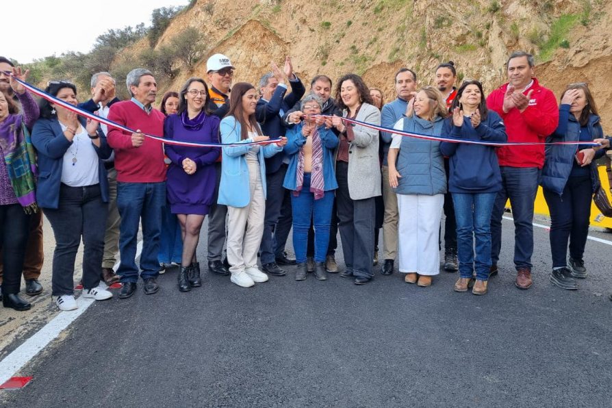 Autoridades participan de la reapertura de cuesta Pelvin-Mallarauco