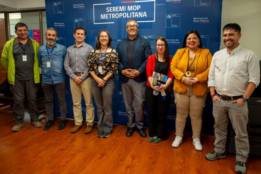 Delegada Sandra Saavedra sostiene encuentro de trabajo con Directora Regional Metropolitana de la Dirección de Obras Hidráulicas