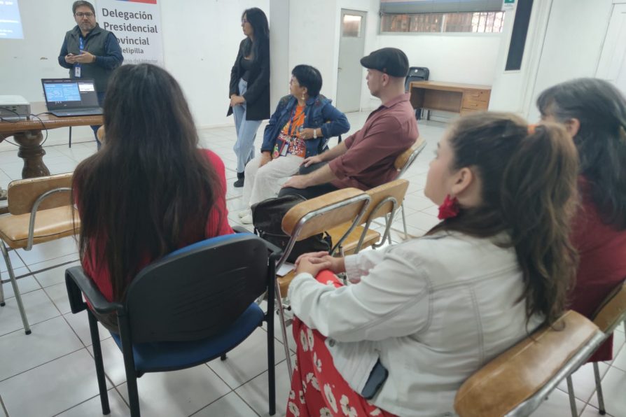 Informan sobre oferta programática de FOSIS 2025 a municipios de la Provincia de Melipilla