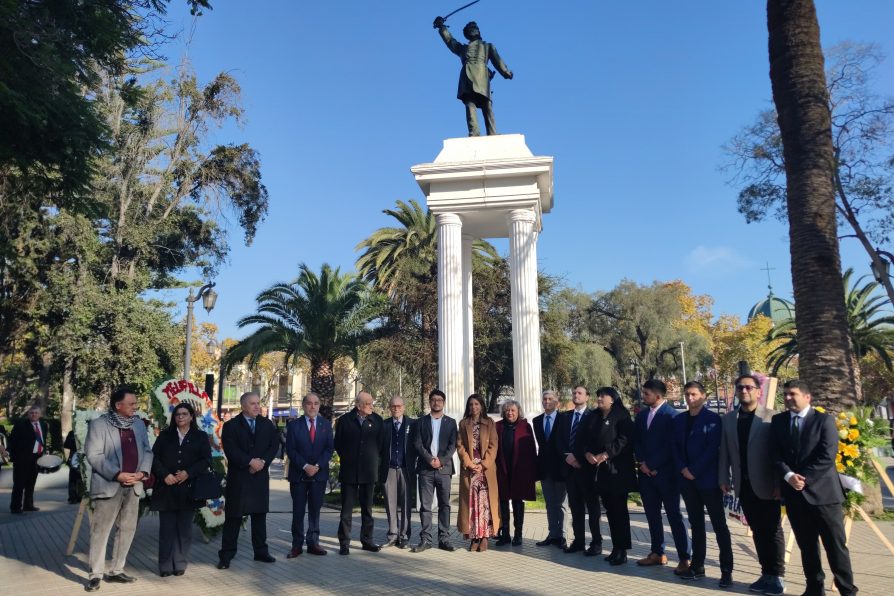 Con impecable desfile Melipilla rindió homenaje a las Glorias Navales y al Teniente Ignacio Serrano