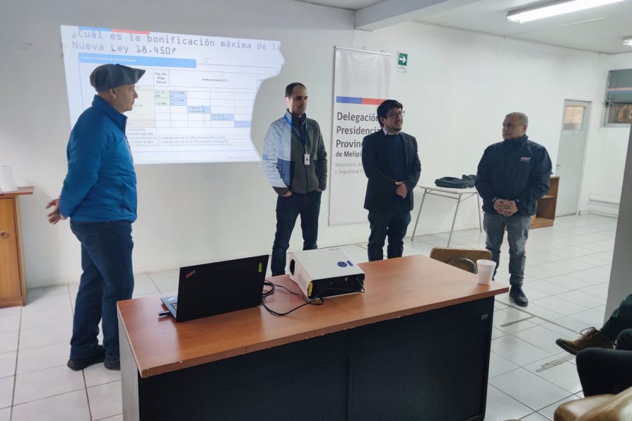 Agricultores INDAP de Melipilla se capacitan para postular a proyectos impulsados por la Comisión Nacional de Riego