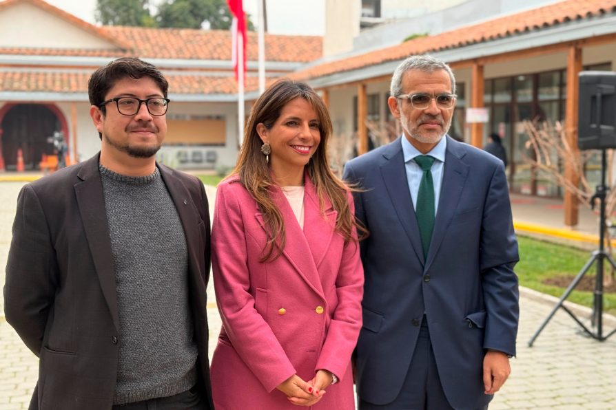 Ministro de Seguridad Luis Cordero se reúne con autoridades locales y policiales de Melipilla