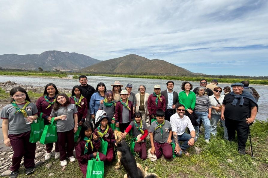 Autoridades celebran con visita guiada hito de declaración del Río Maipo de Melipilla como Humedal Urbano