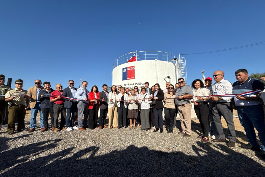 Autoridades inauguran obras de mejoramiento y ampliación del Sistema Sanitario Rural Chorombo de María Pinto