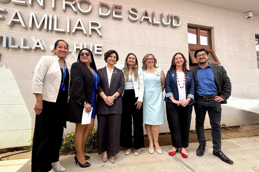 Autoridades inauguran mamógrafo en CESFAM de Alhué
