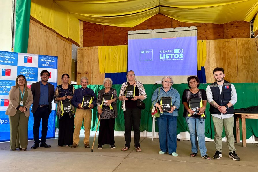 Programa “Siempre Listos: Energía para estar Conectados” llegó a Curacaví y María Pinto