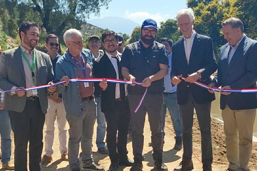 Autoridades inauguran obras de revestimiento del Canal de Las Mercedes de María Pinto