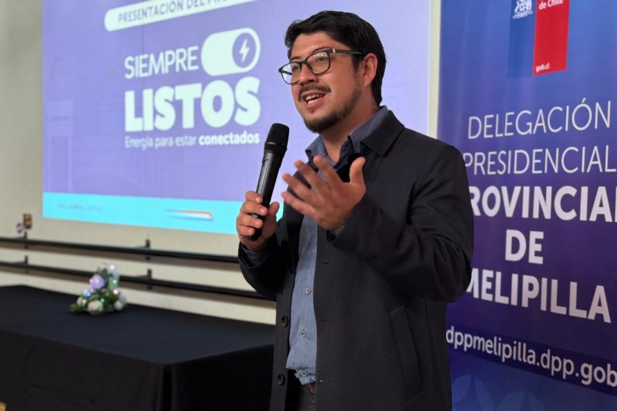 Comunidades de Alhué y San Pedro se capacitan gracias a programa “Siempre Listos: Energía para estar conectados”