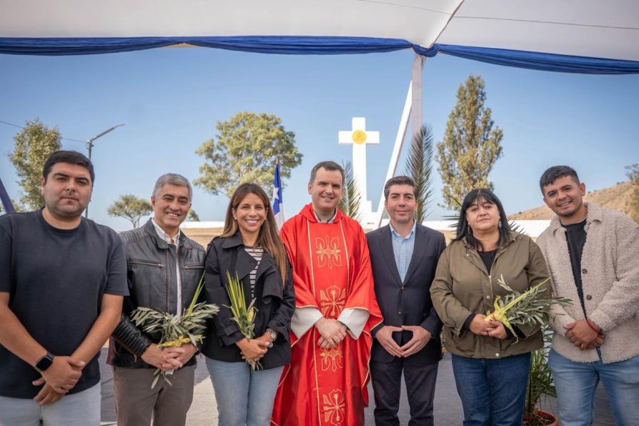 Autoridades participan en eucaristía de Domingo de Ramos organizada por la Parroquia Santa Teresa de Los Andes de Melipilla