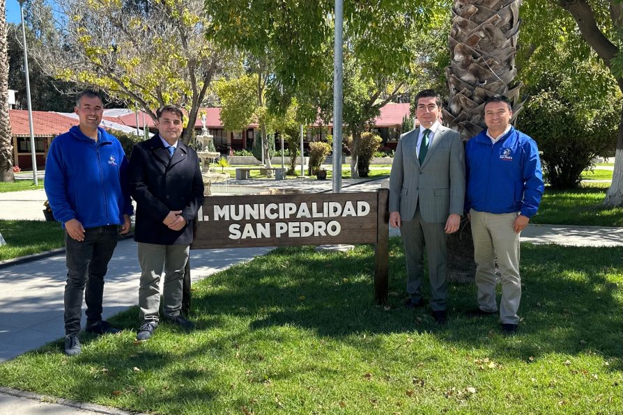 Delegado Provincial Gastón Libuy sostiene encuentro de trabajo con alcalde de San Pedro Manuel Devia