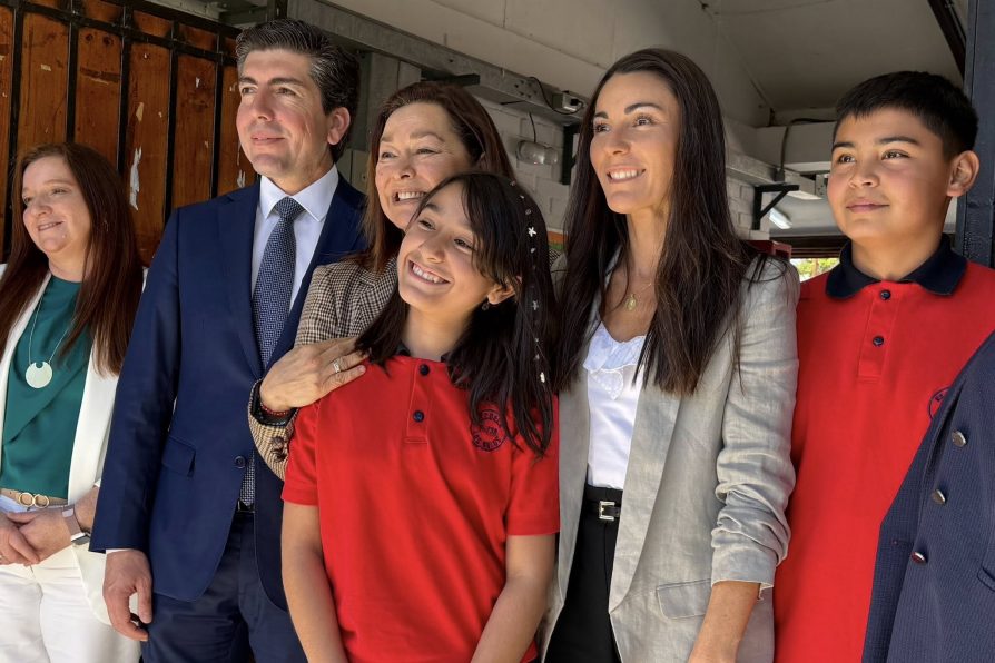 Autoridades conmemoran Día de la Educación Rural en colegio Los Rulos de María Pinto