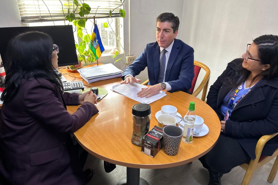 Delegado Provincial de Melipilla Gastón Libuy visita instalaciones del Hospital de Curacaví