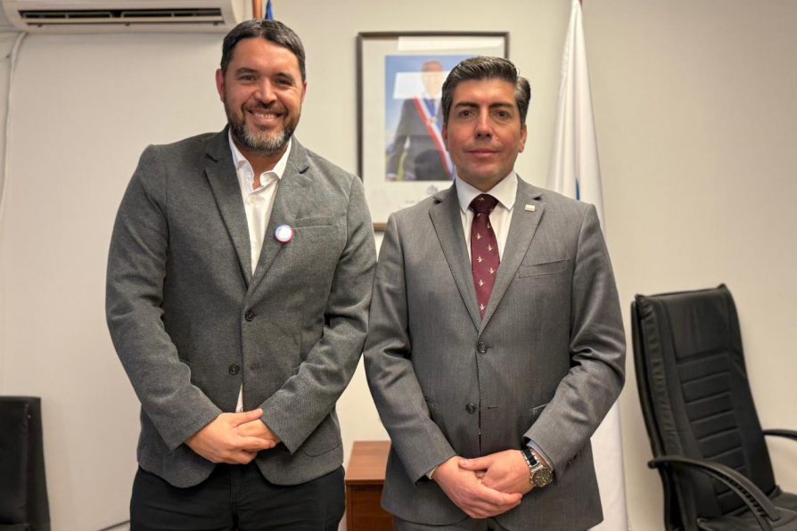 Delegado provincial Gastón Libuy se reunió con director regional(s) de JUNAEB