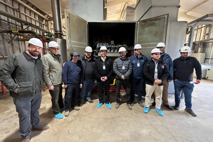 Delegado Provincial de Melipilla y Seremis metropolitanos visitan Agrícola Aasa