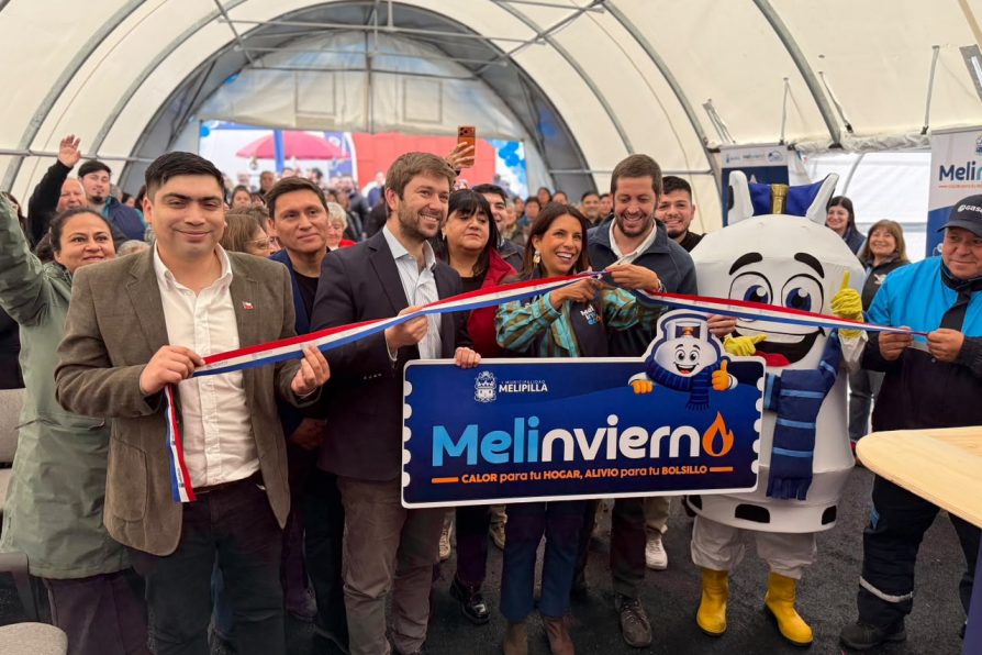 Autoridades participan en el lanzamiento del programa Melinvierno para la entrega de vales de gas a precio costo en Melipilla