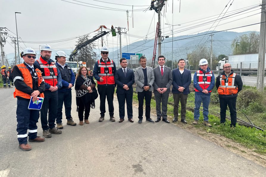 Delegado presidencial provincial participa en hito que permitirá fortalecer el suministro eléctrico en Curacaví y María Pinto