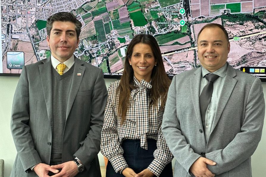 Autoridades analizan alternativas para avanzar en soluciones de tránsito para el camino El Bajo