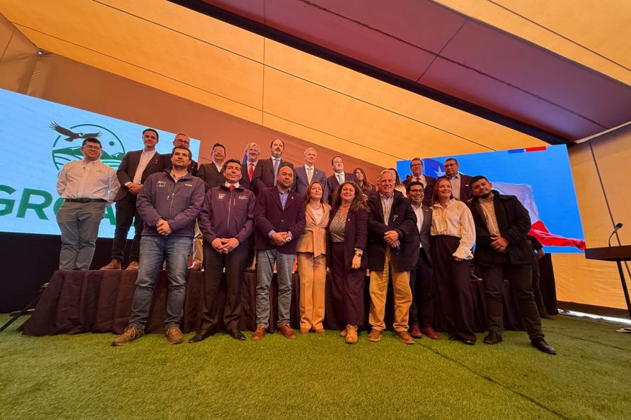 Presidente José Antonio Kast inaugura planta de procesos AgroAlto en María Pinto