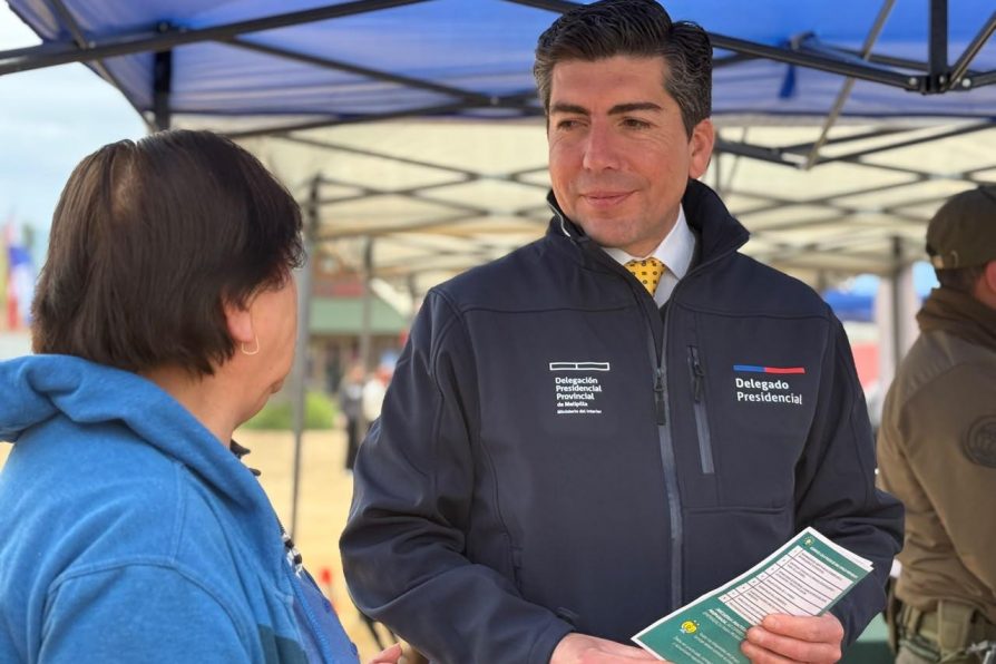 Gobierno en Terreno y Municipio en Terreno acercan servicios públicos a vecinos de Las Palmeras de Culiprán